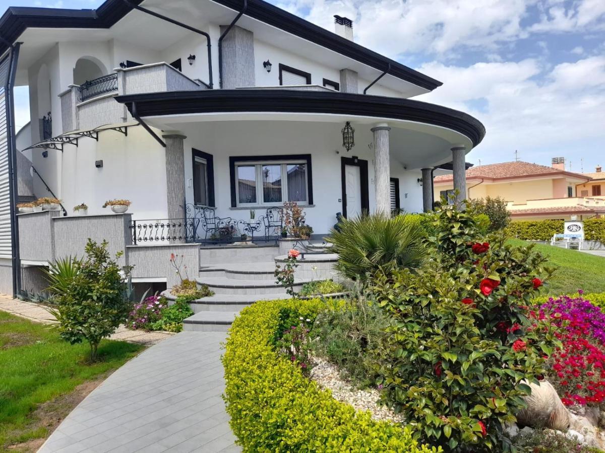 Appartamento Al Primo Piano Margherita Sabaudia Buitenkant foto